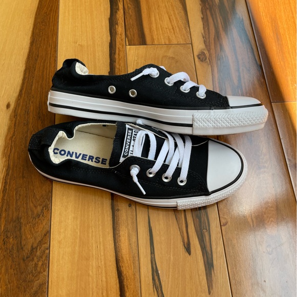 Converse Shoes - NEW 🏷️ Converse Shoreline Slip On Low Top